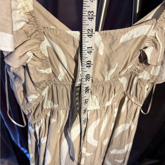 Blu Pepper Beige and White Maxi Dress - Picture 5 of 10